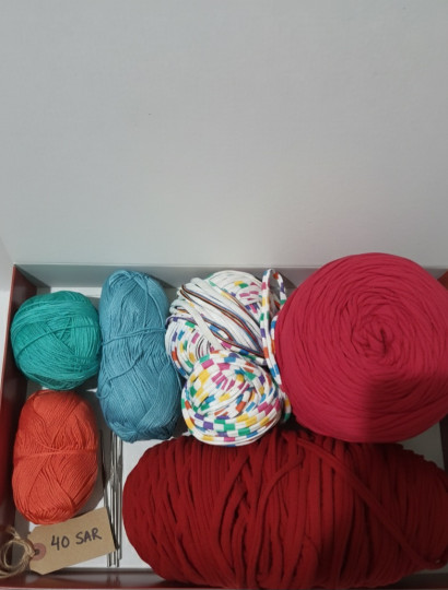 أدوات كروشيه مستعملة