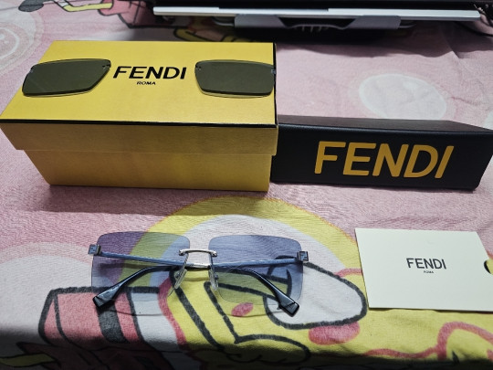 نظارة شمس براند Fendi