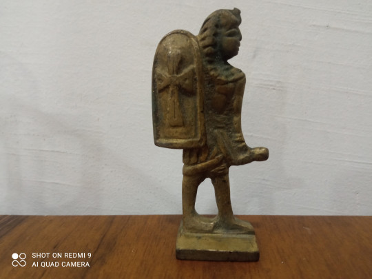 تمثال صغير الحجم