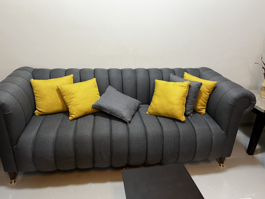 كنب مستخدم للبيع