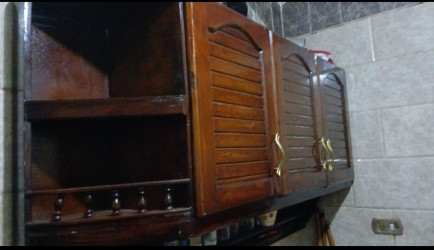 وحدتين مطبخ خشب بالرخامه منتهى الأناقه و متينه و سعتهم كبيره