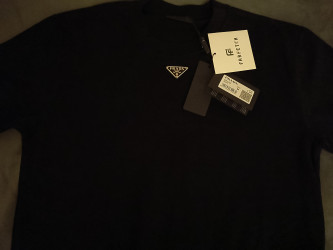 تيشيرت PRADA
