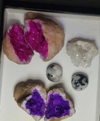 احجار كريمة