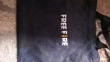 مزاد على شنطة قديمة